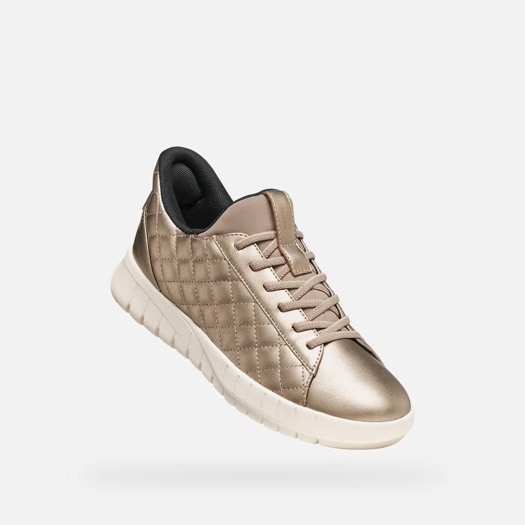 Espadrilles matelassées métallisées argentées vue de côté pour femme Geox