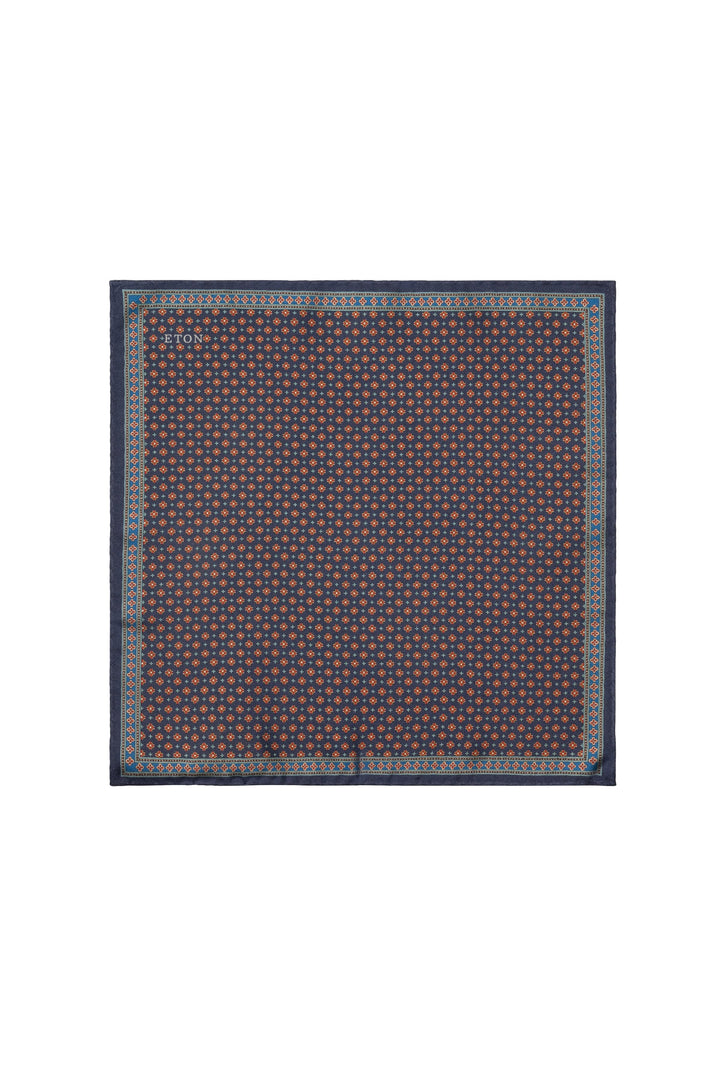 Foulard de poche Eton pour homme à micro-motif rouge vue de détail - Valérie Simon