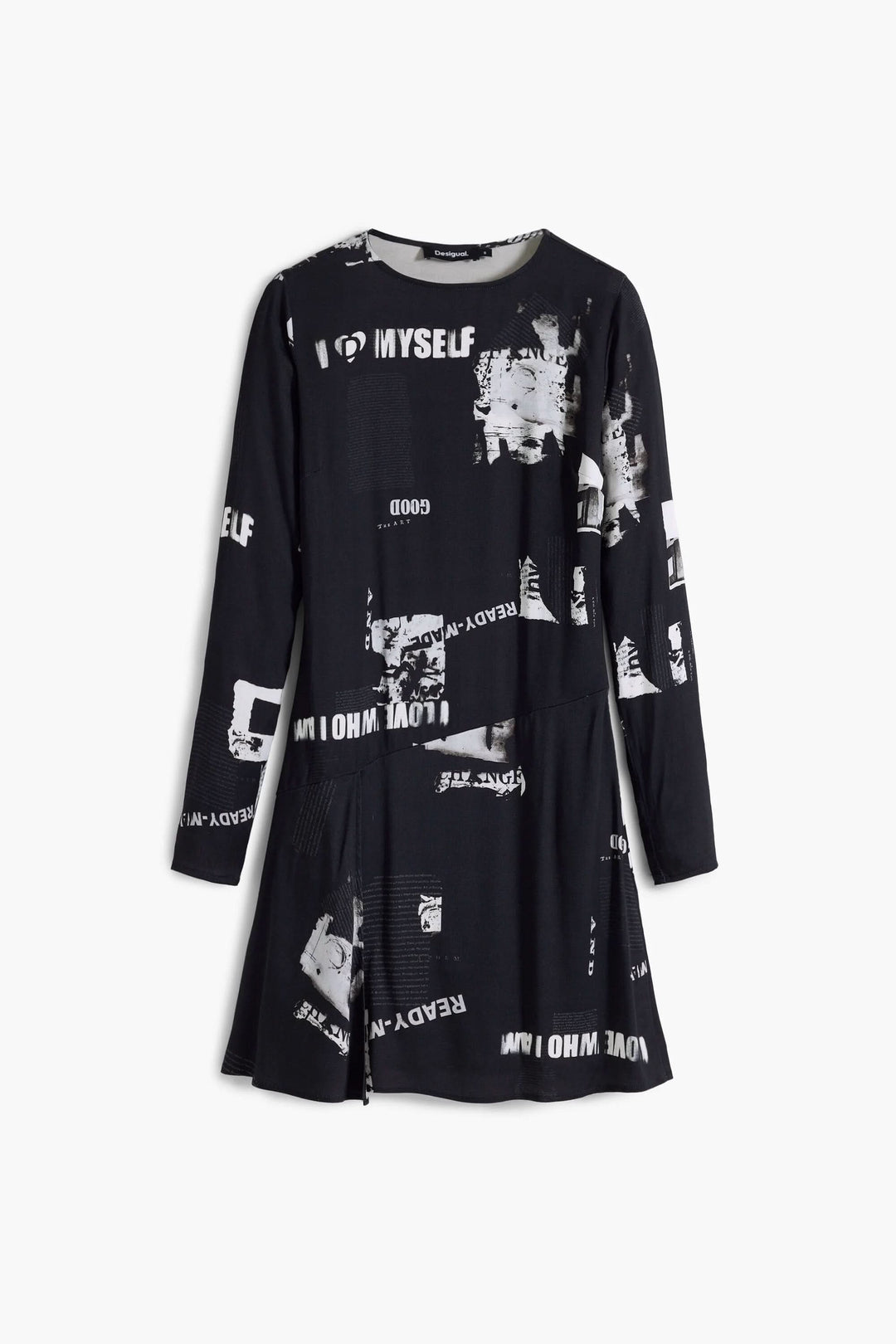 Robe à manches longues avec imprimé typographique noir et blanc, coupe droite légèrement trapèze.