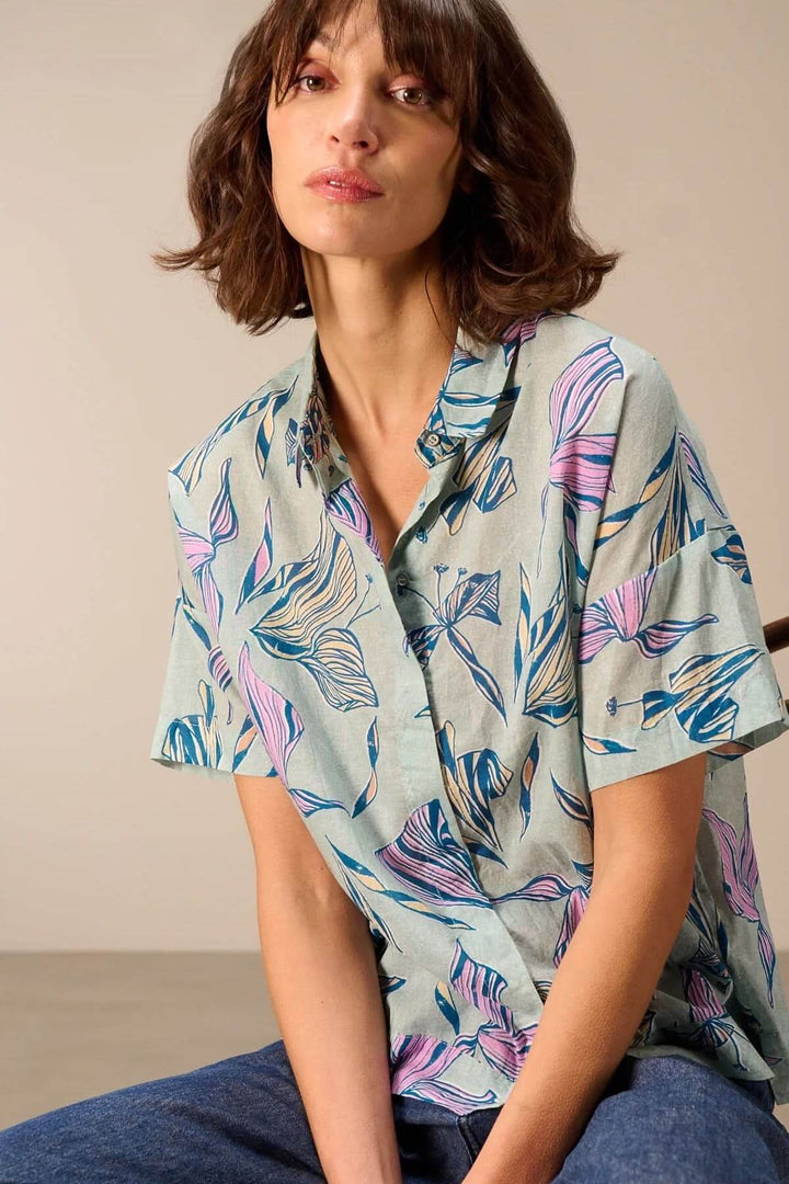 Chemise légère à manches courtes avec imprimé