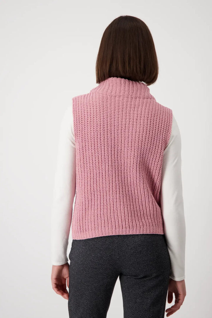 Stand-up collar knit