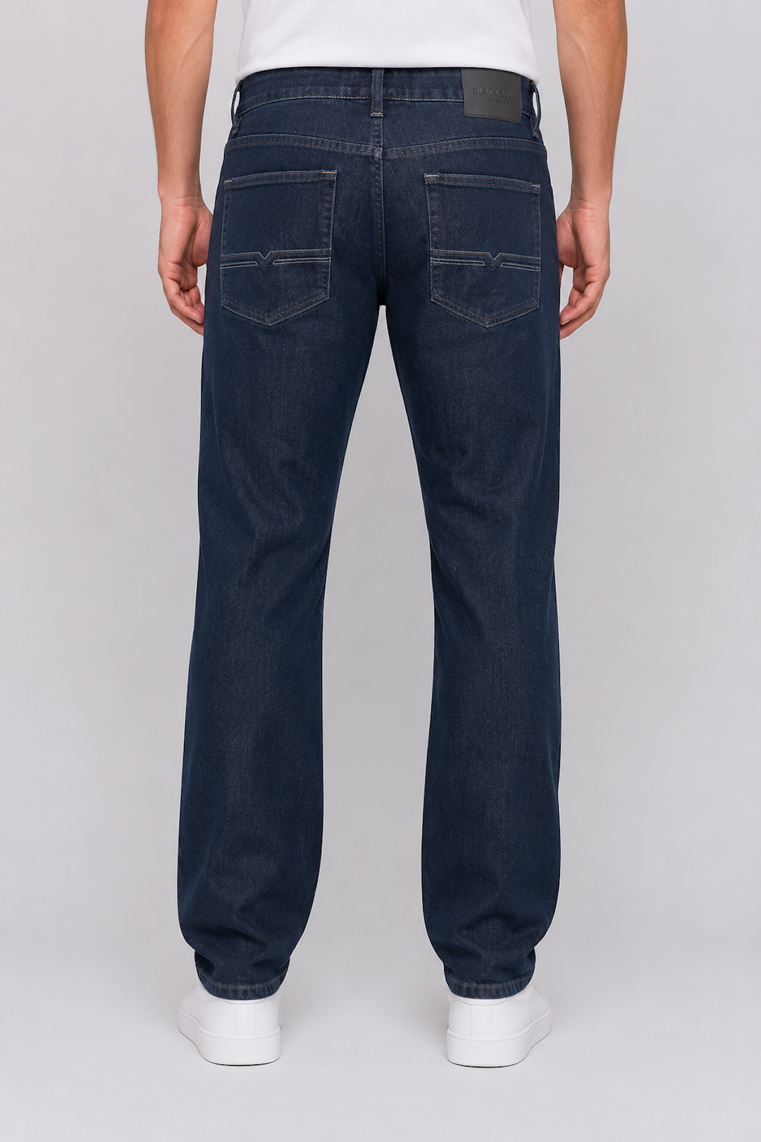 Classic straight-leg jeans Fit