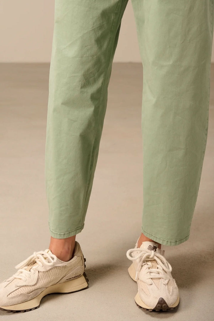 Casual pants with an elastic waistband