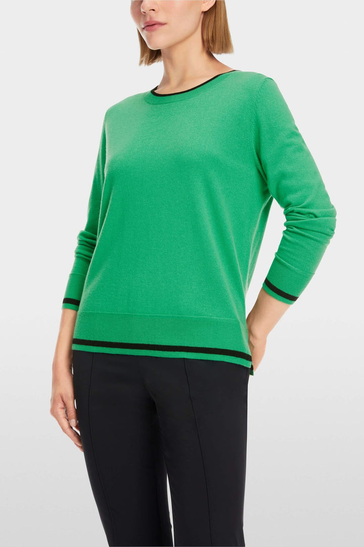 Round neck sweater