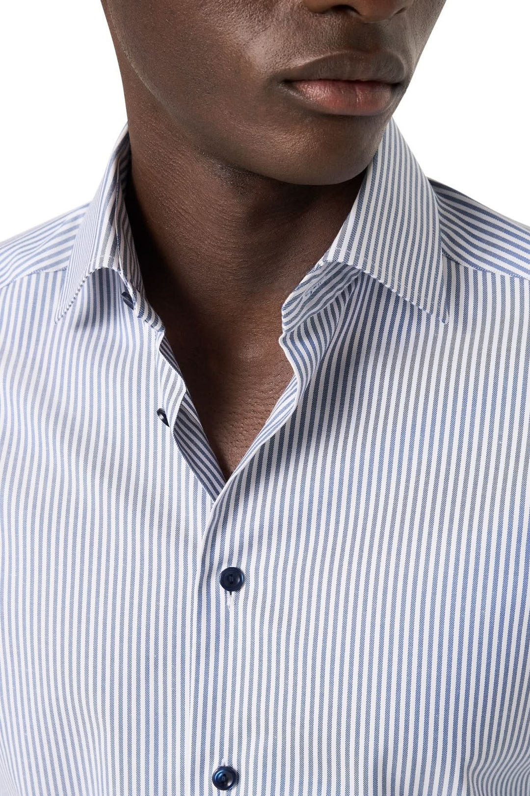 Chemise lignée élégante et intemporelle
