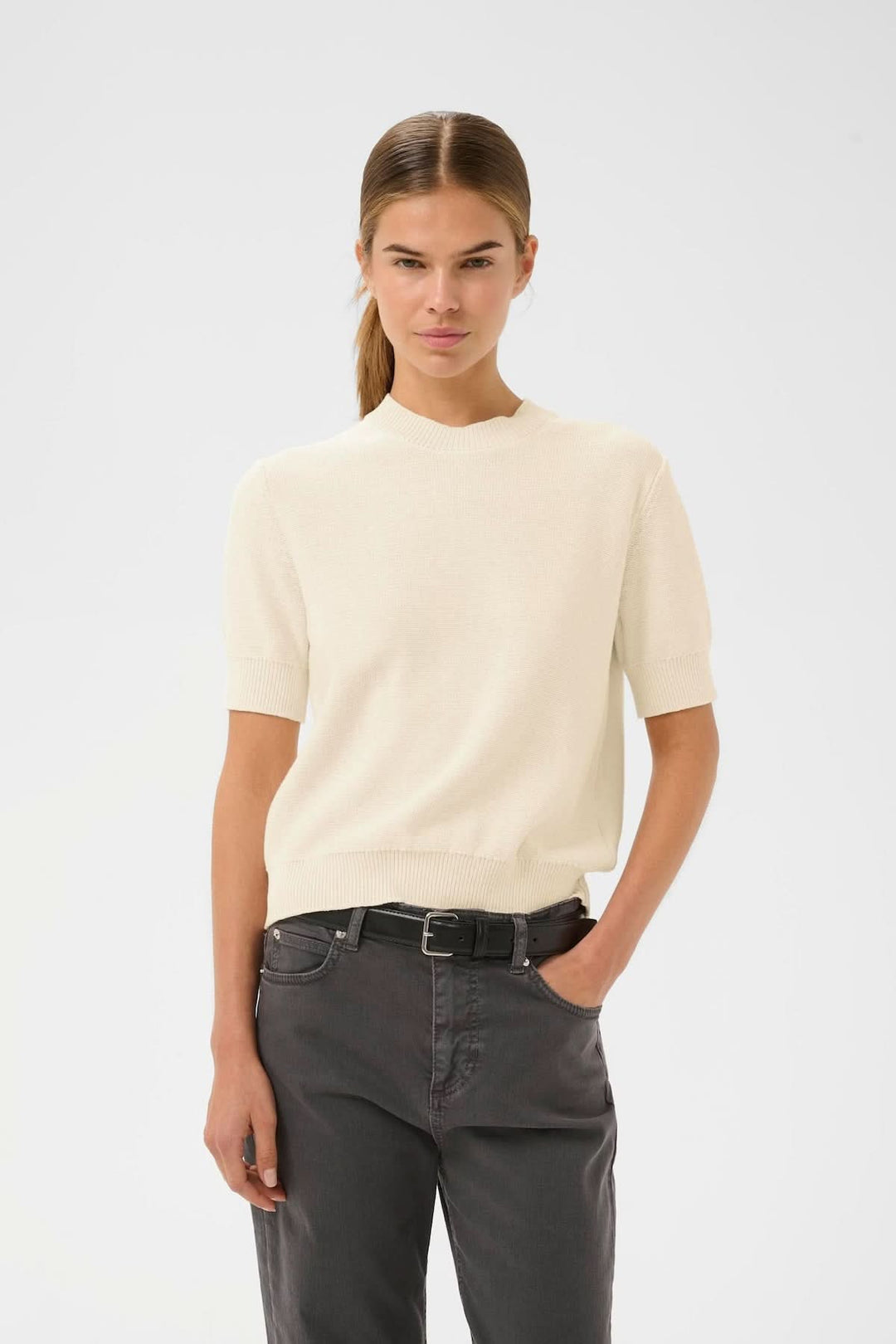 Haut à manches courtes NAASU en maille fine, coupe droite, élégant et polyvalent