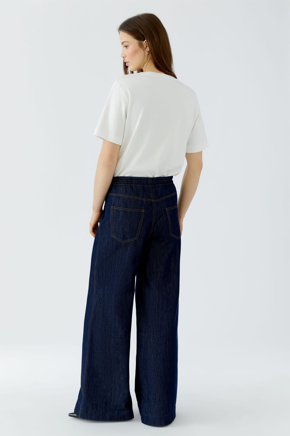 Jean à jambe large avec cordon vue de face pour femme Oui