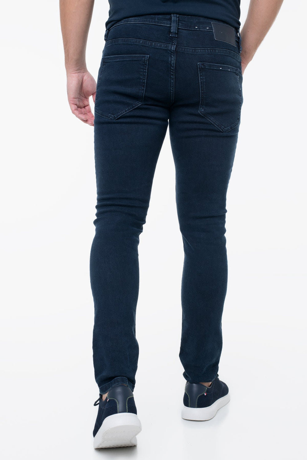 Vue de côté jean coupe étroite Tom Tailor pour homme noir avec surpiqûres contrastées - Valérie Simon