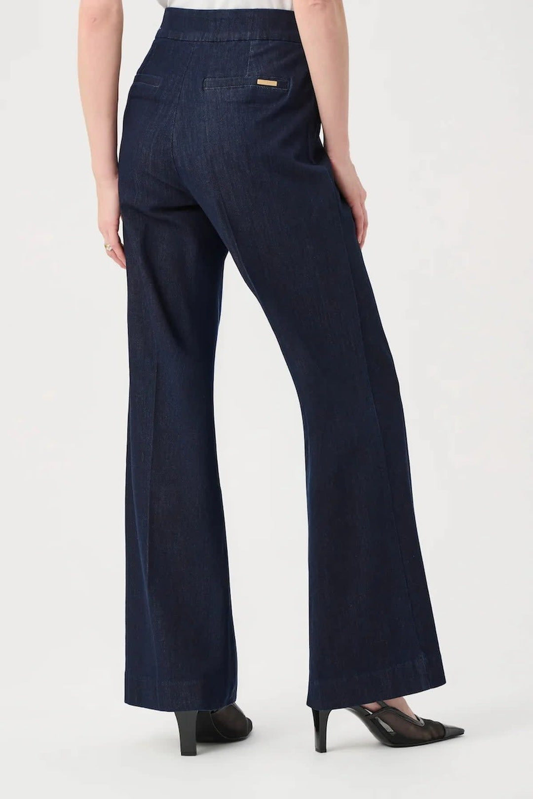 Vue côté grand jean large Joseph Ribkoff femme noir avec coutures apparentes - Valérie Simon
