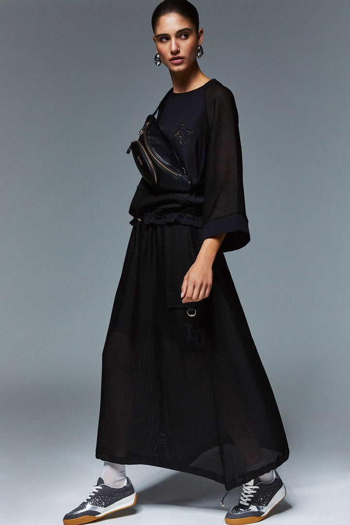 Cropped sweater with wide sleeves