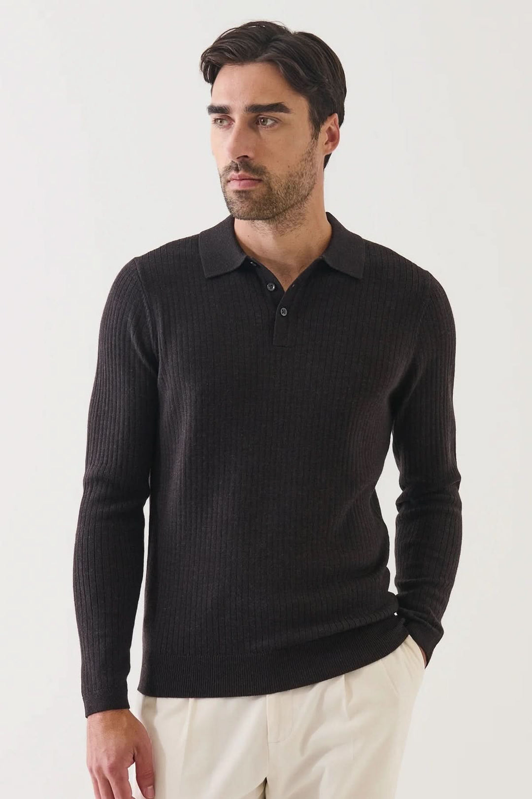 Polo en laine mérinos extra-fine à maille drop needle