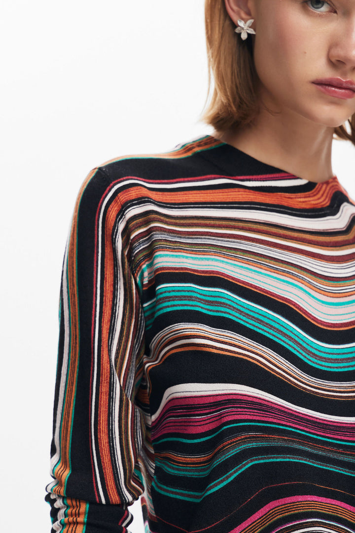 Curved lines sweater