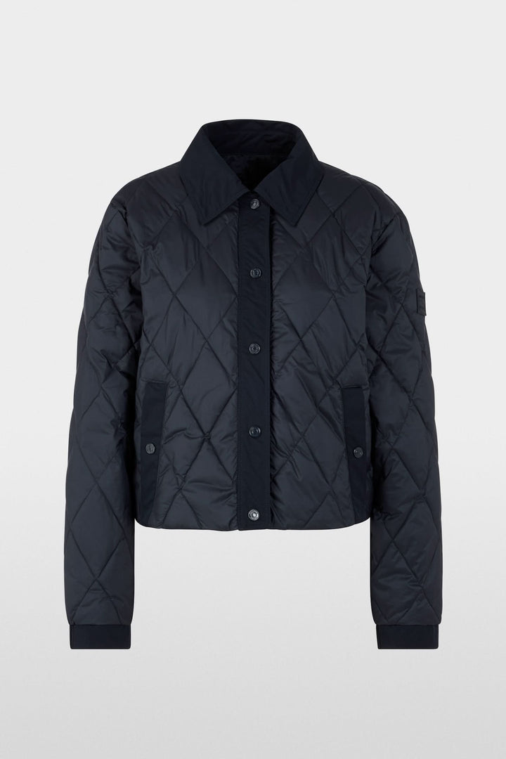 Veste matelassée noire au design épuré, fabriquée en fibres recyclées, label Rethink Together.