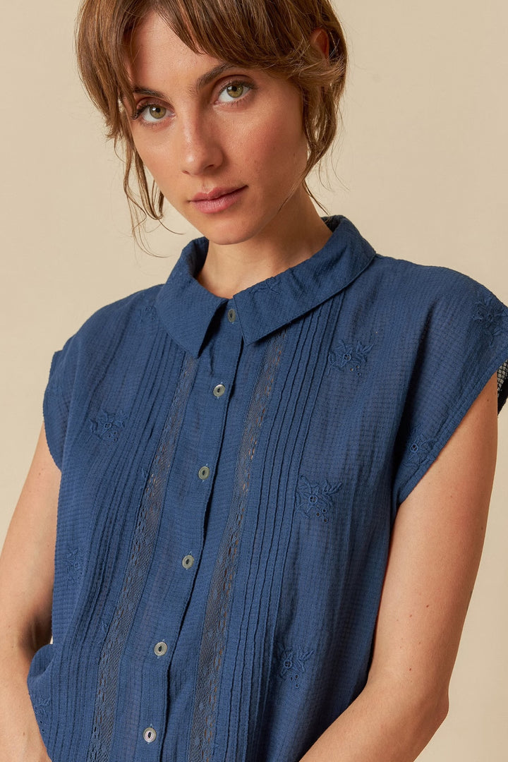 Embroidered cotton shirt