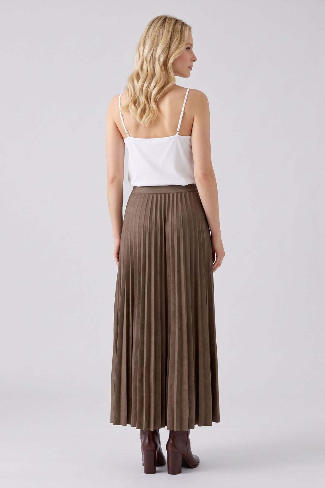 Jupe longue plissée à taille haute vue de face pour femme Oui