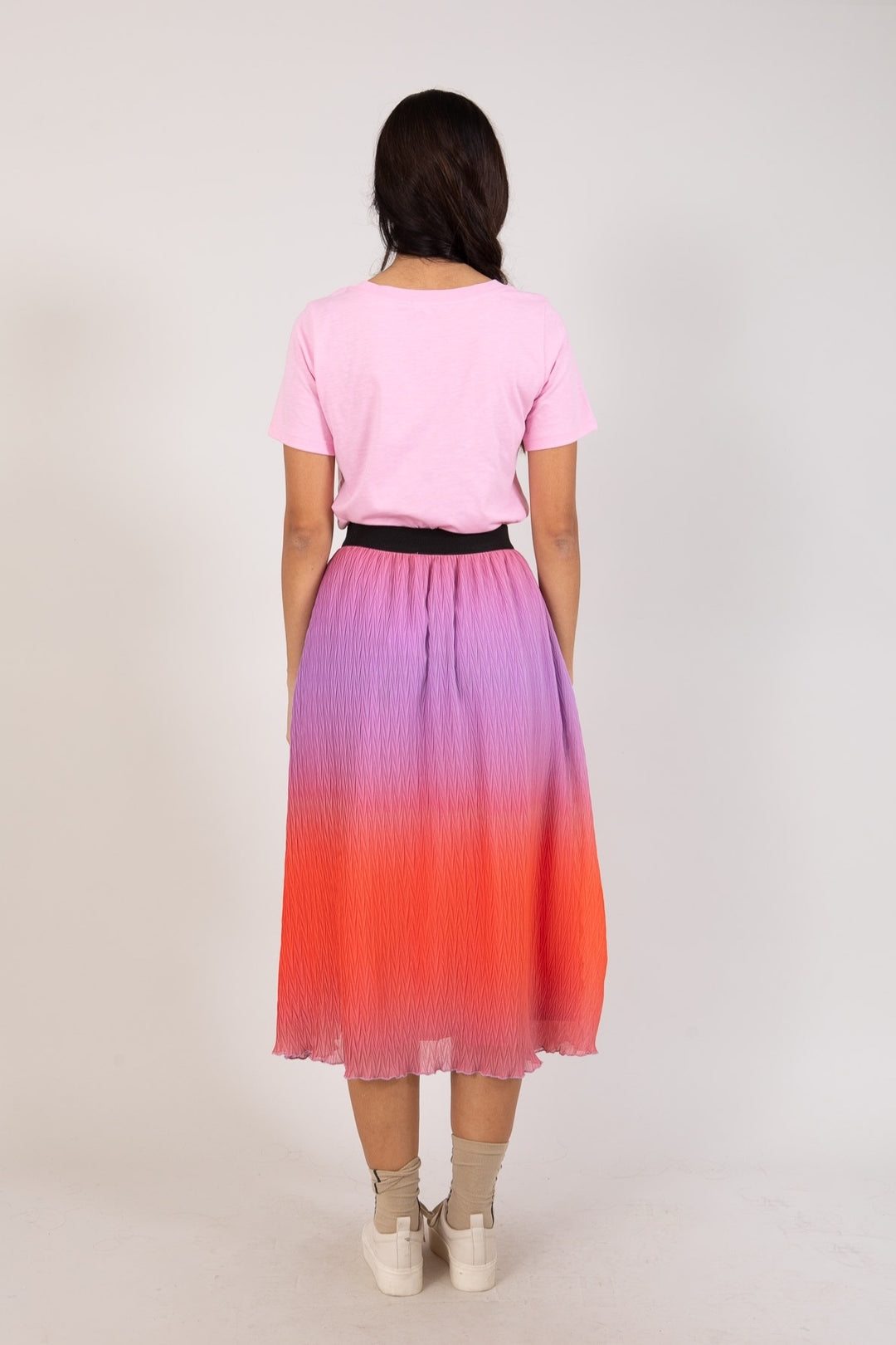 Gradient pleated skirt