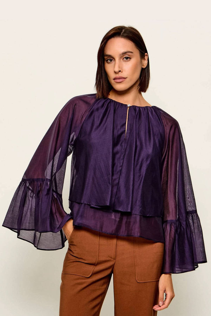 Blouse with wide sleeves made of voile