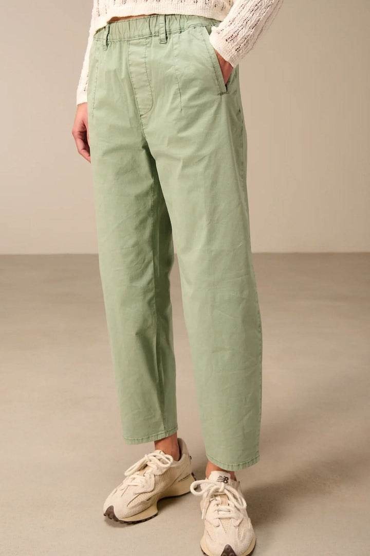 Casual pants with an elastic waistband