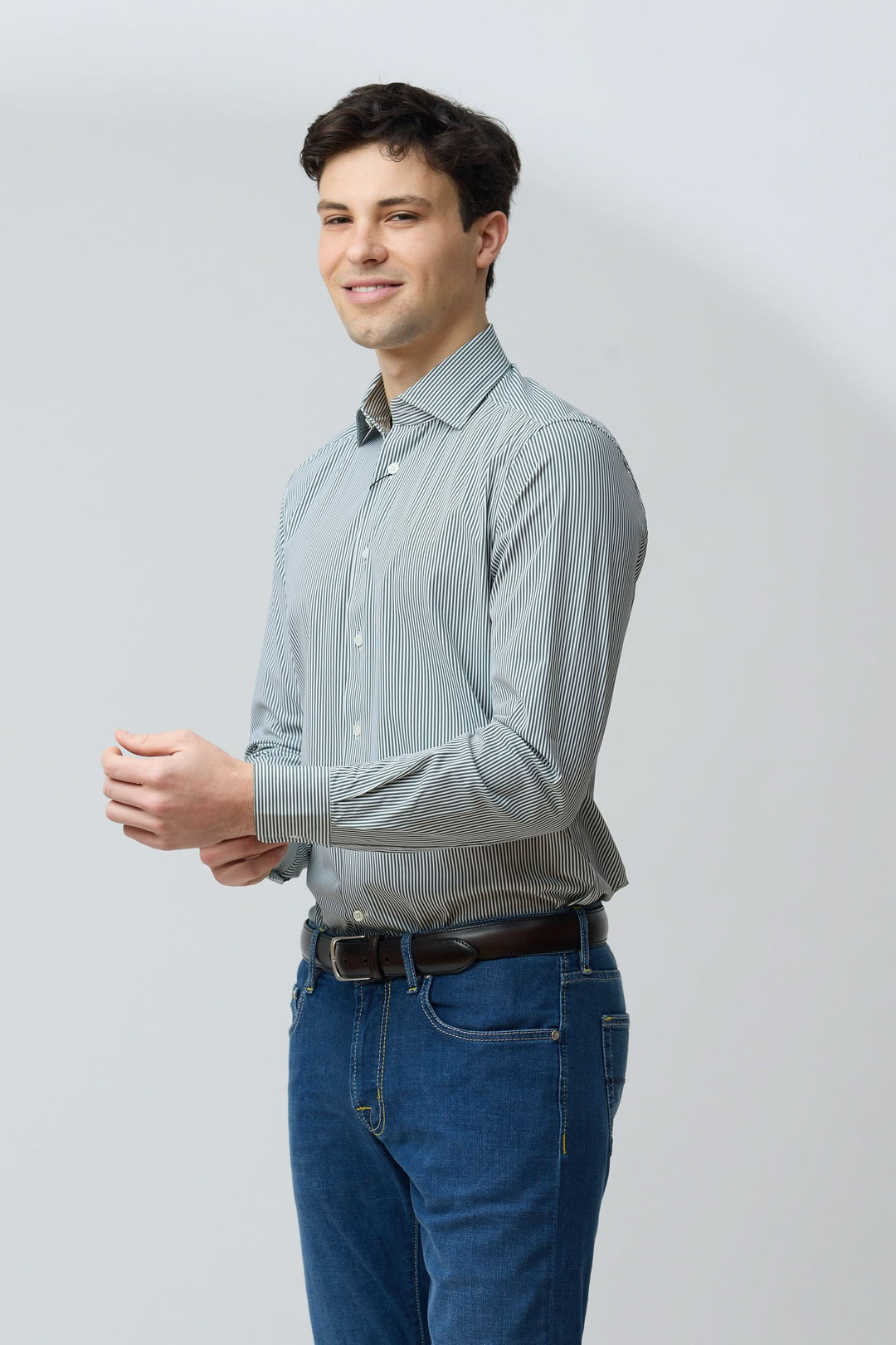 Chemise à rayures vertes fines