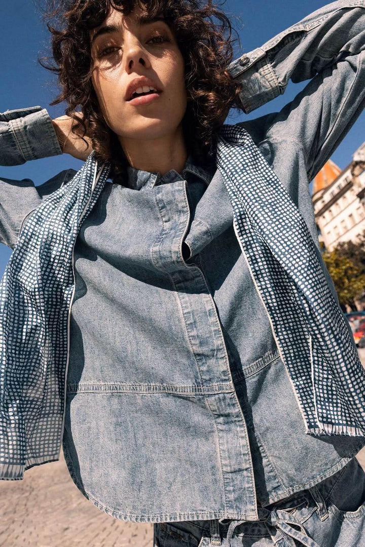 Long-sleeve denim jacket