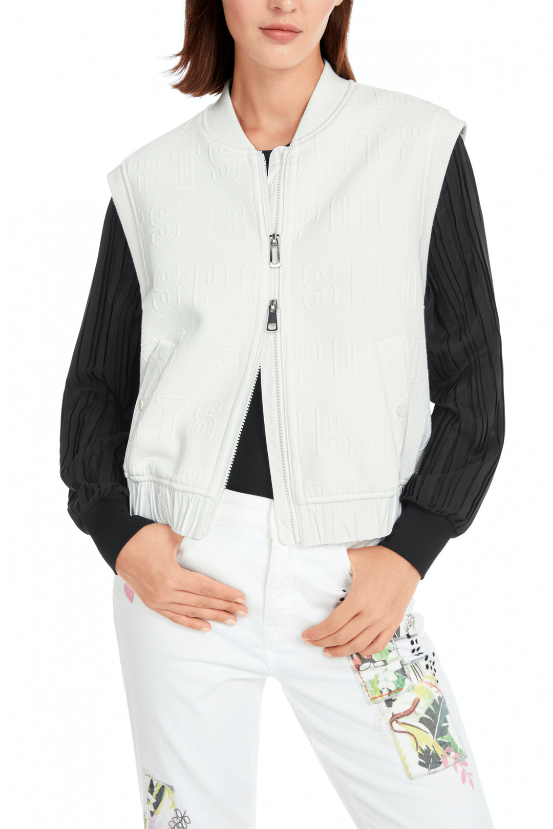 Zipped jacket with collar