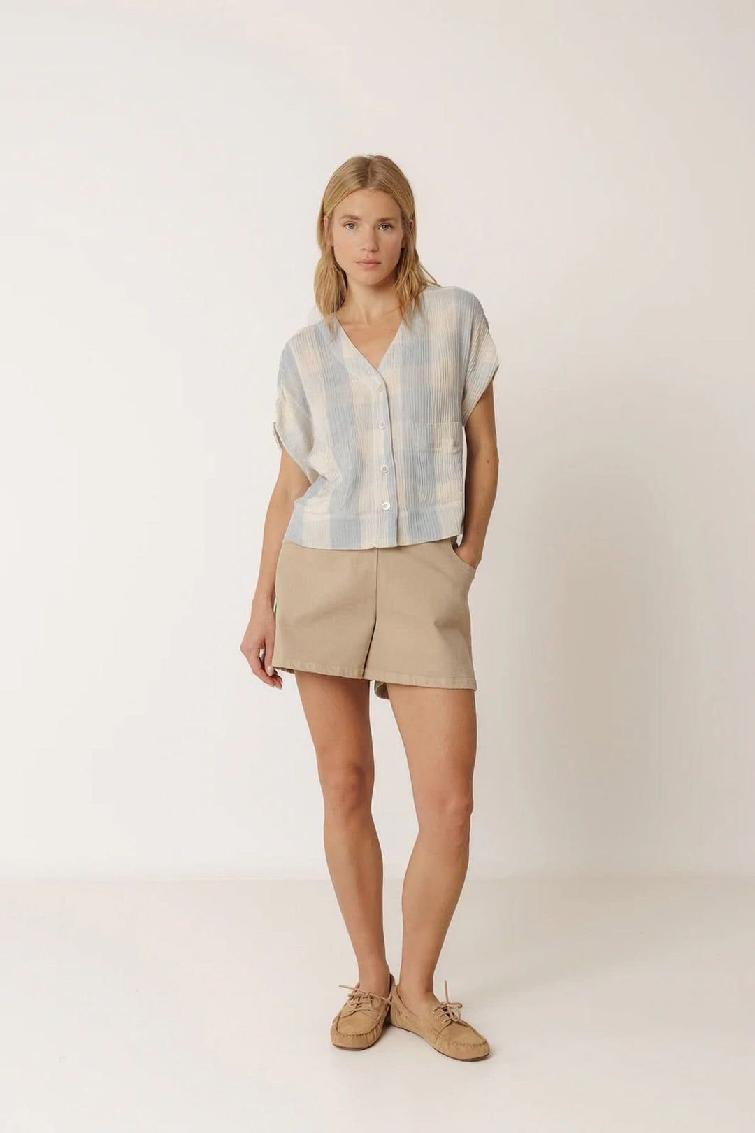 Flowy, textured blouse with short sleeves