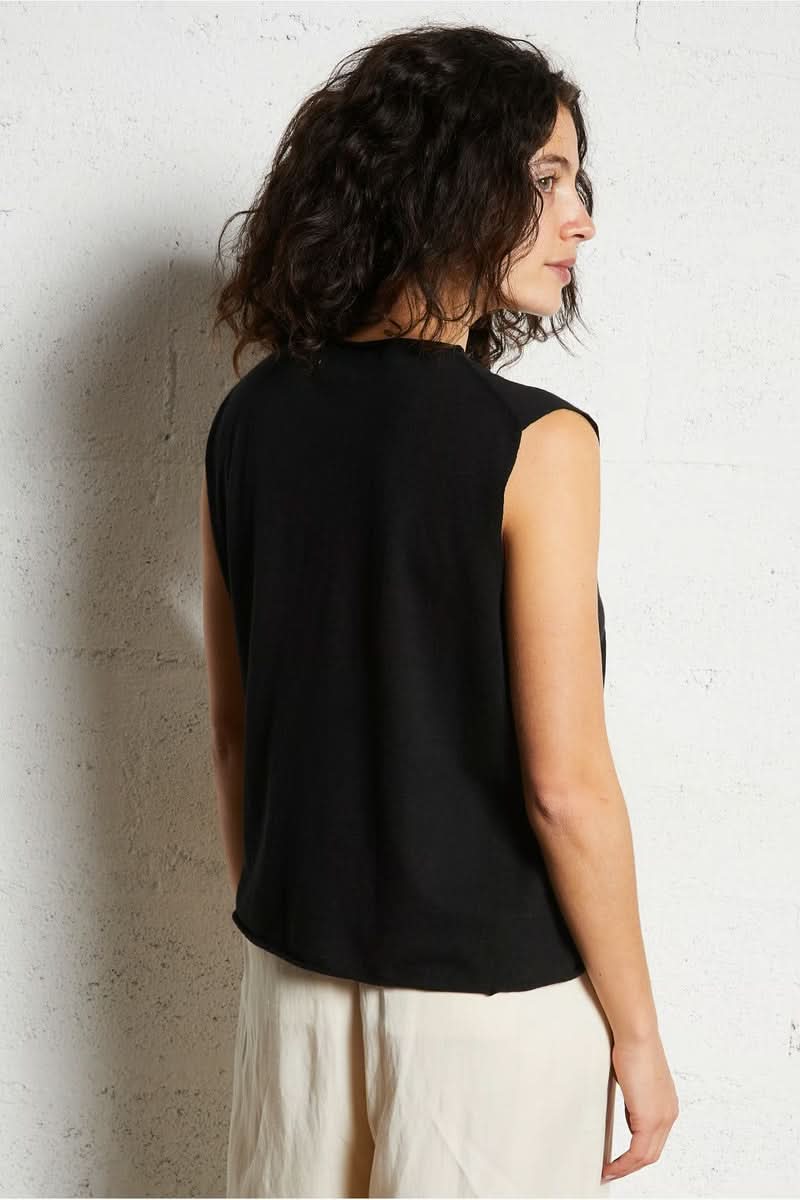 Shirt with a modern design