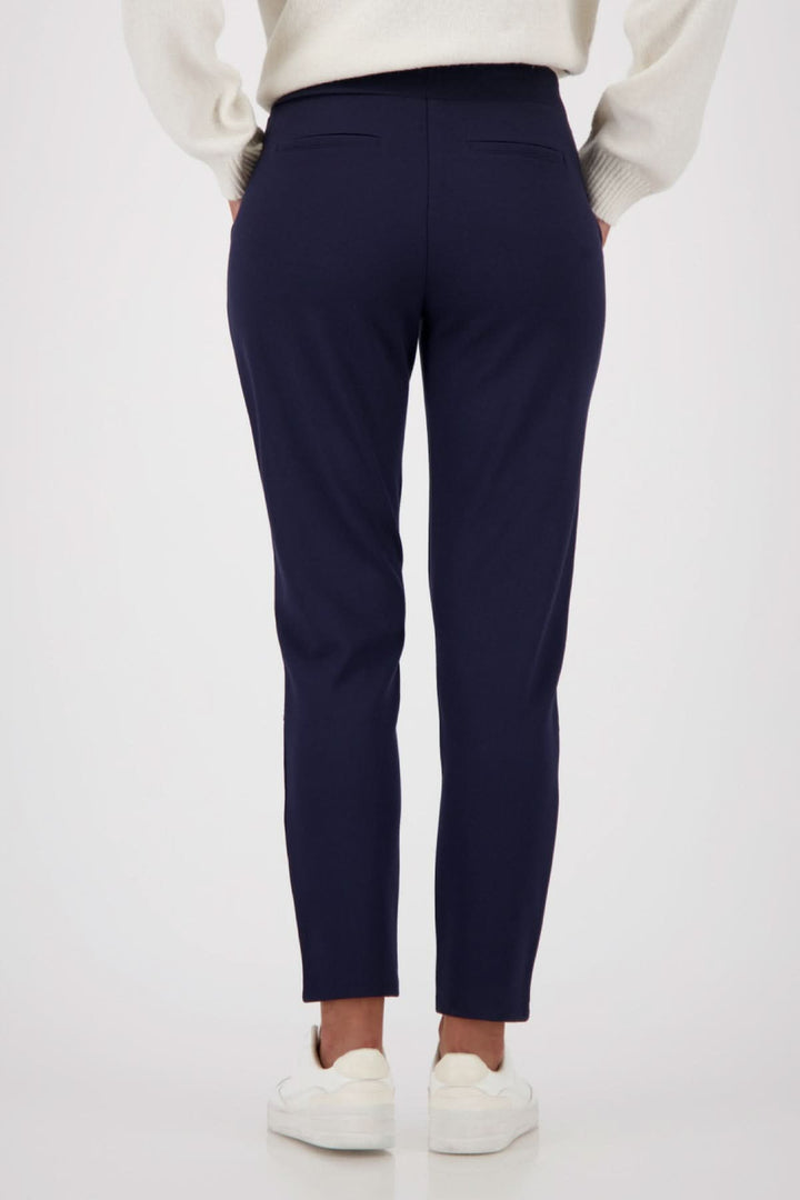 Jogging pants with zipper