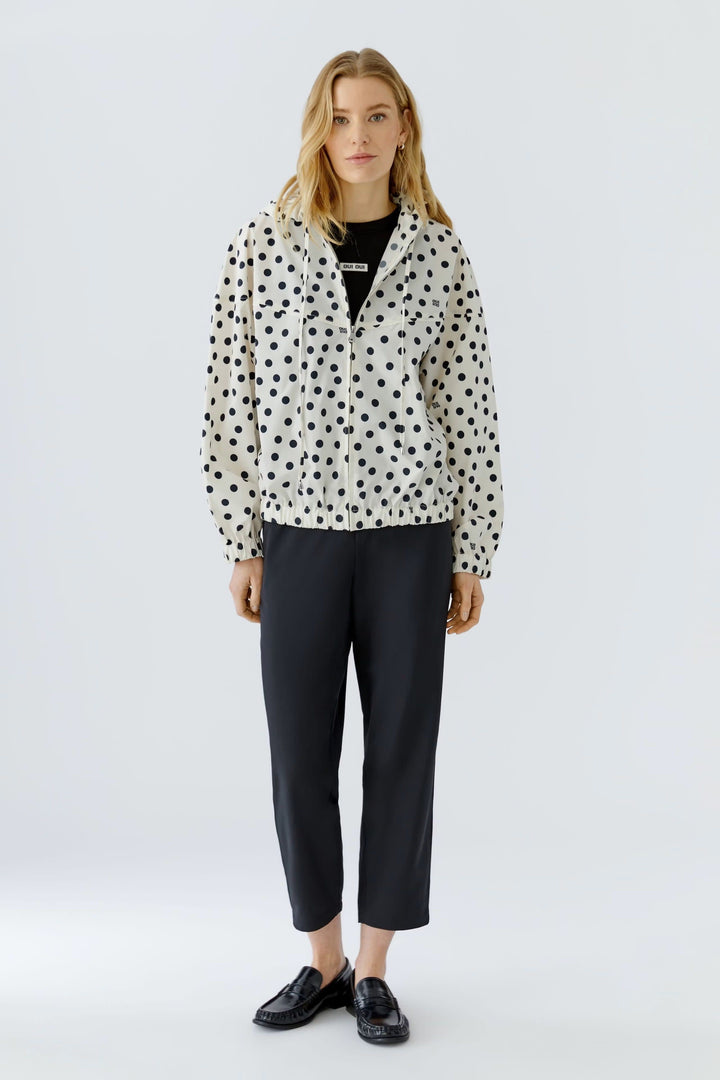 Vue de face manteau à pois noirs Oui pour femme beige - Valérie Simon
