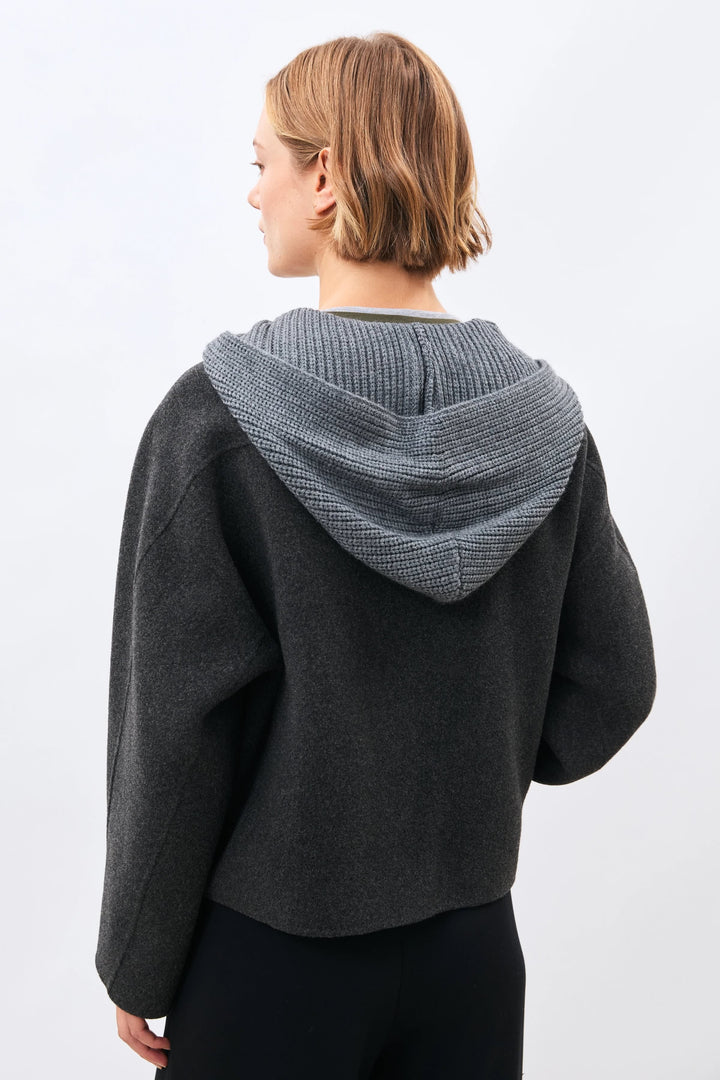 Manteau court Morina à capuchon en maille contrastante pour femme Humility