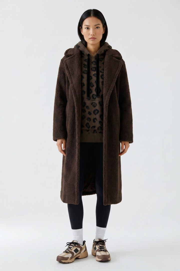 Vue de face manteau long effet peluche beige Oui pour femme - Valérie Simon