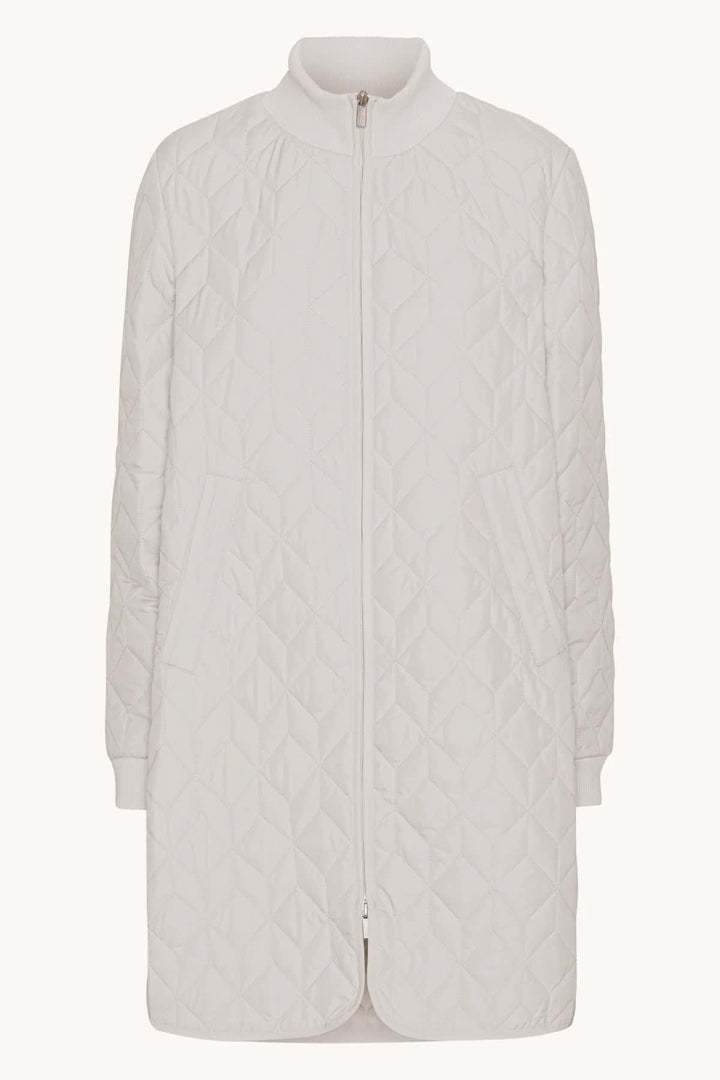 Manteau long matelassé noir vue de face pour femme Ilse Jacobsen