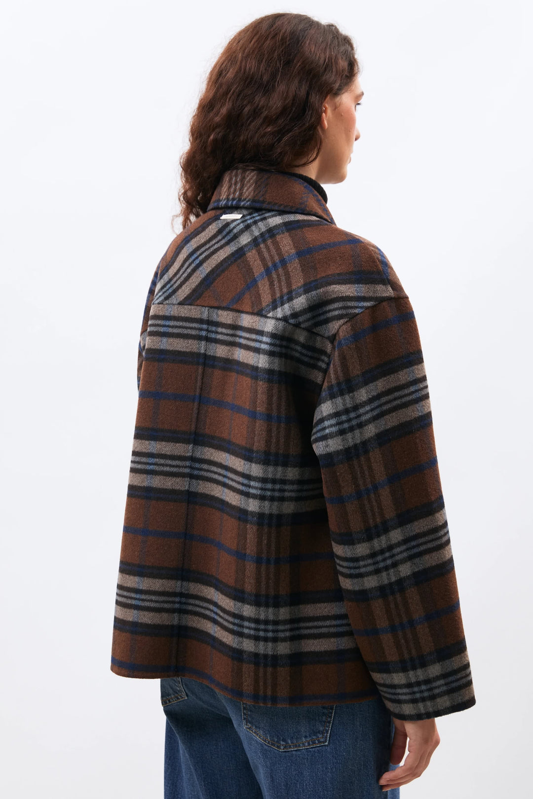 Manteau Murano court à carreaux coupe ample vue de face pour femme Humility