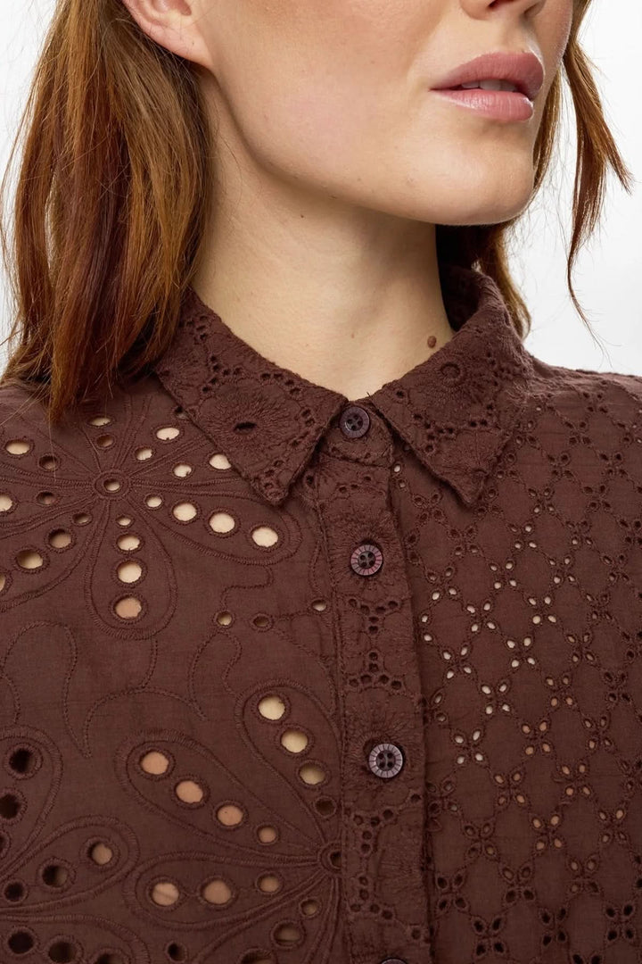 Short-sleeved English embroidered shirt
