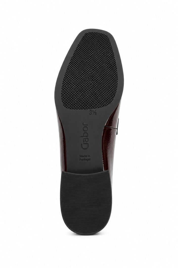 Mocassins effet croco à breloques vue de face pour femme Gabor