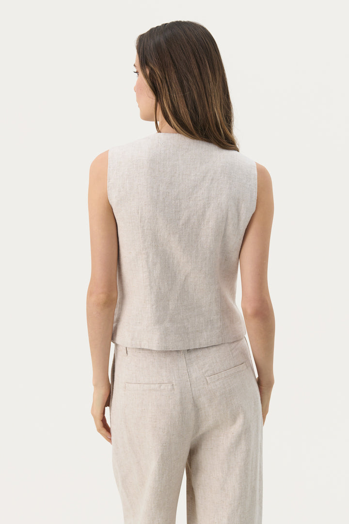 Nadhia sleeveless jacket