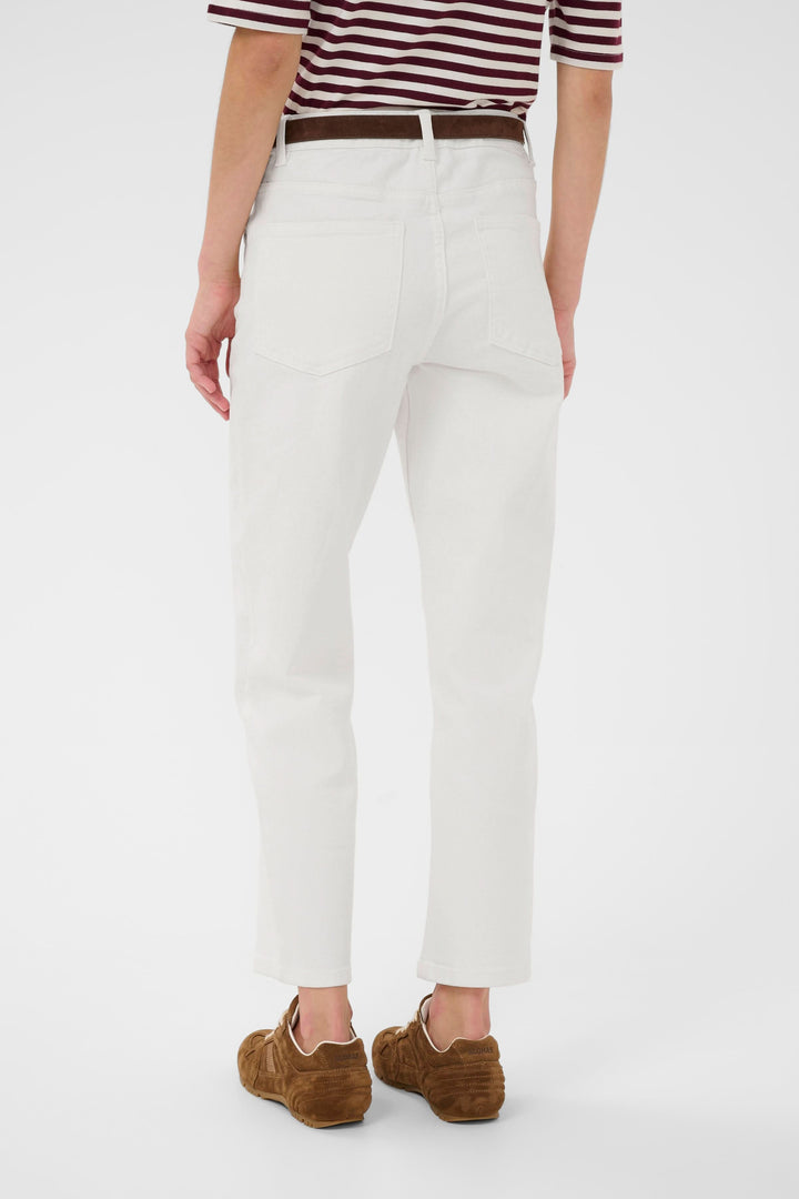 Jeans Judyas coupe droite longueur cheville en blanc, vue arrière pour un style moderne et confortable.