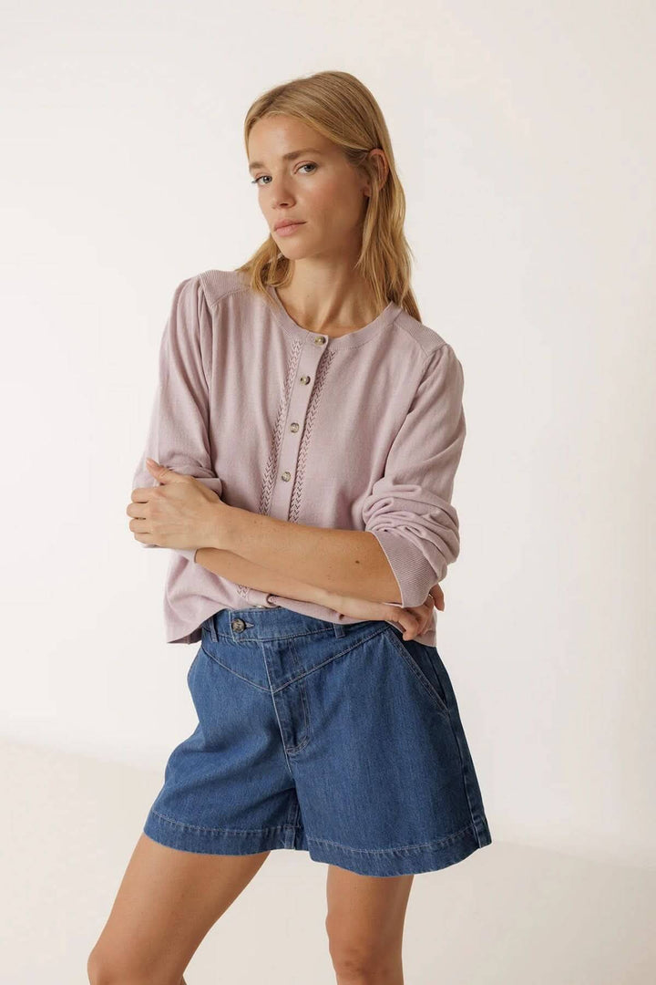 Cardigan en tricot à col rond avec patte boutonnée