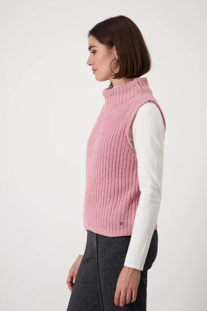 Stand-up collar knit