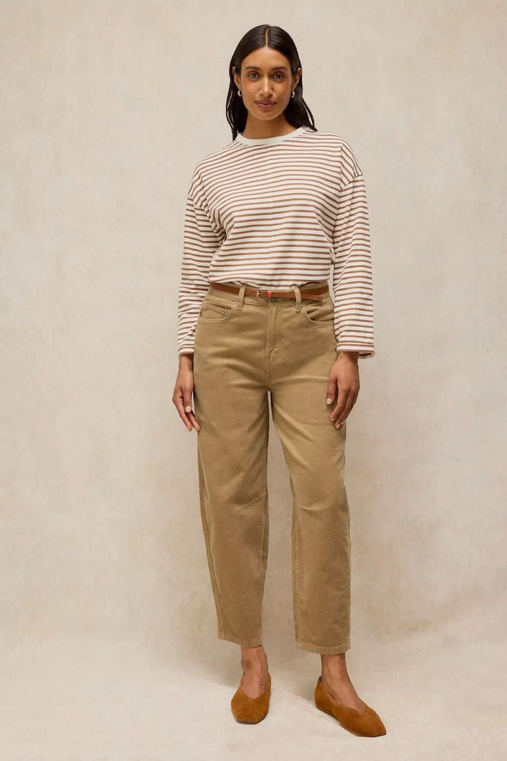 Pantalon Aubrey droit en velours côtelé vue de face pour femme White Stuff