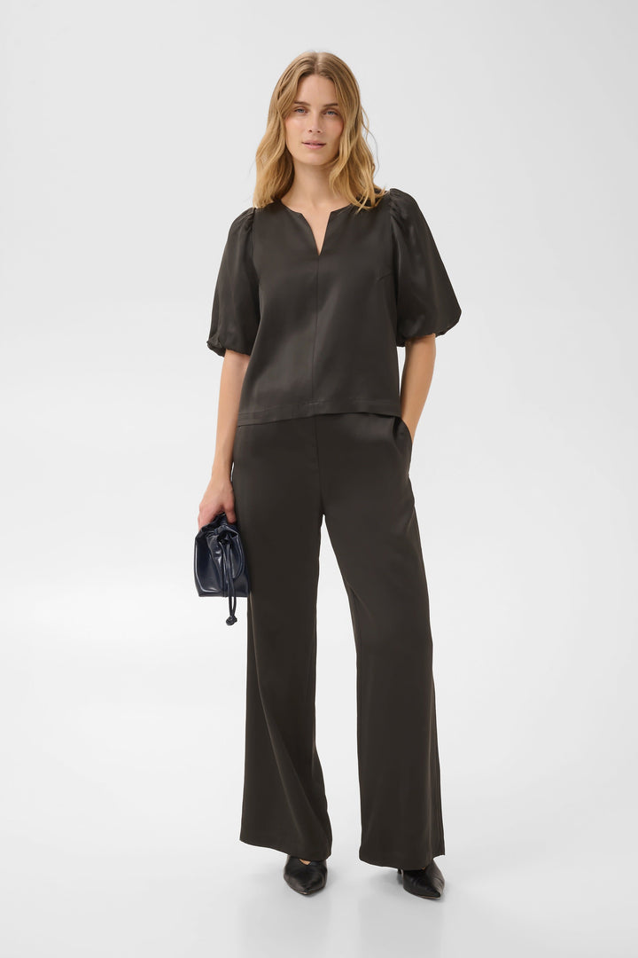 Pantalon Dalilla fluide à jambe large vue de face pour femme Part Two
