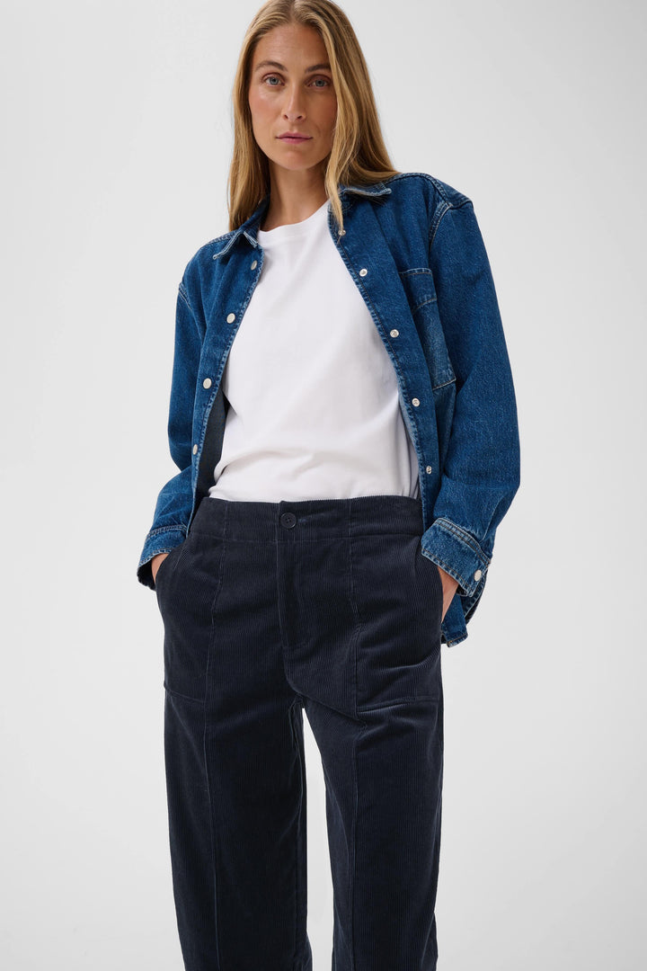 Pantalon Netta en velours côtelé à jambe large vue de face pour femme Part Two