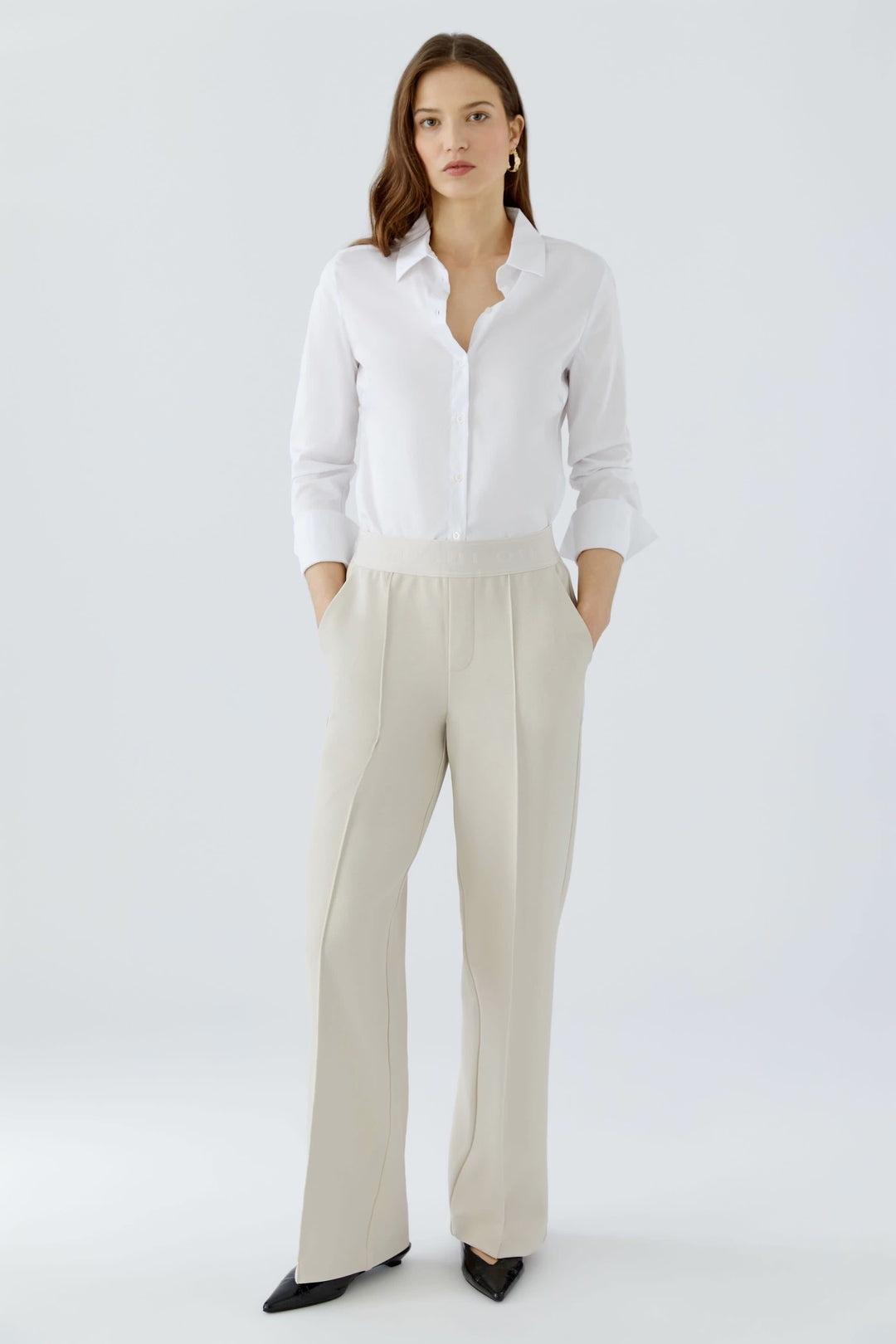 Vue latérale pantalon habillé large femme gris avec ceinture et plis avant Oui - Valérie Simon