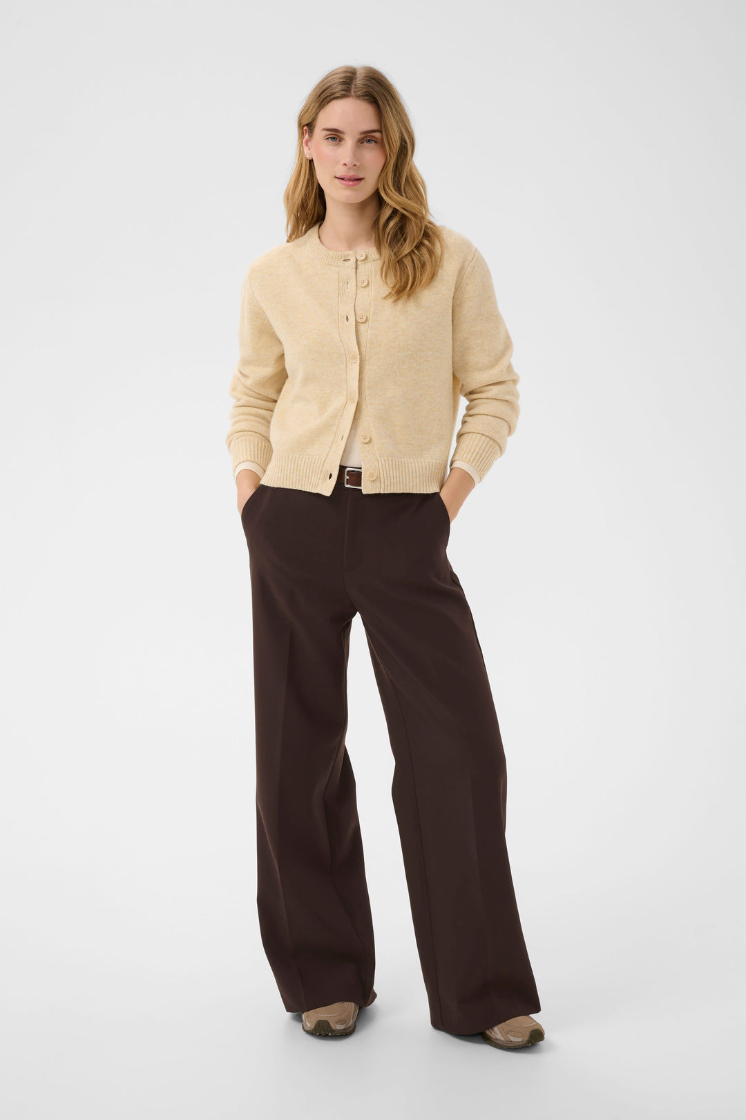 Pantalon habillé Ninnesa à jambe large vue de face pour femme Part Two