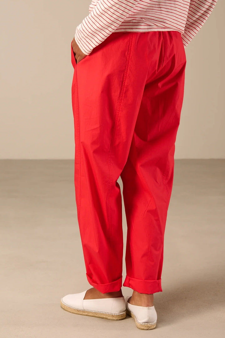 Vue de côté pantalon jogger fluide pour femme écru avec cordon ajustable - Valérie Simon