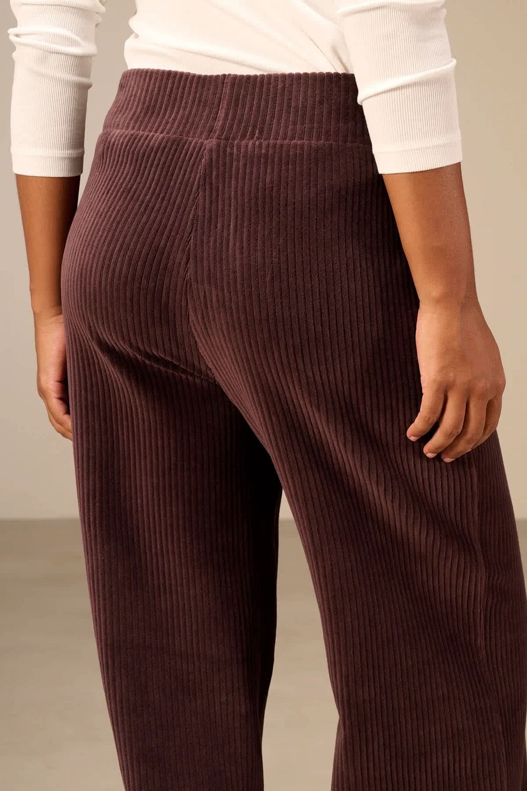 Pantalon jogging en velours côtelé à jambes larges pour femme Nile