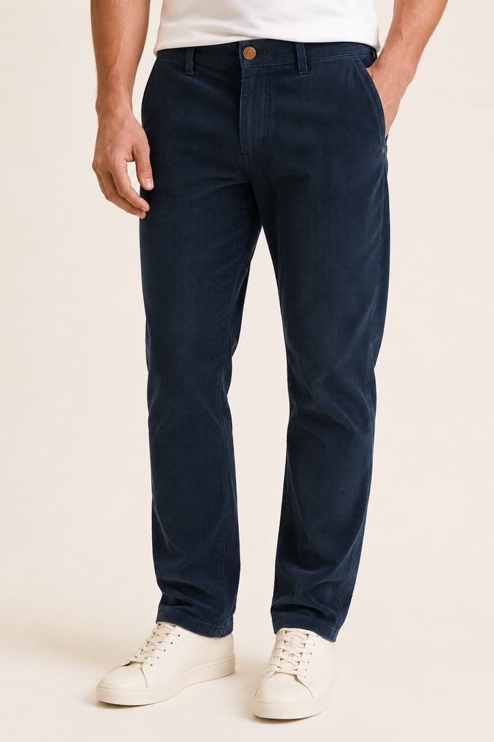 Vue latérale pantalon chino Meyer pour homme beige texturé en coton biologique - Valérie Simon