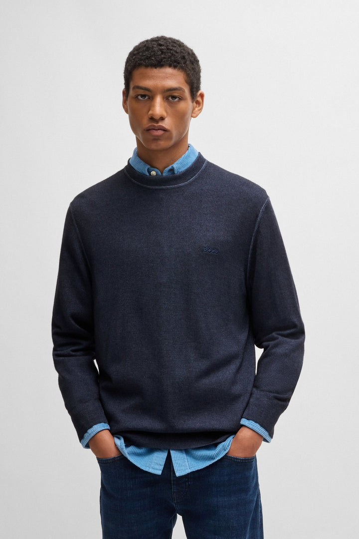 Round neck wool sweater