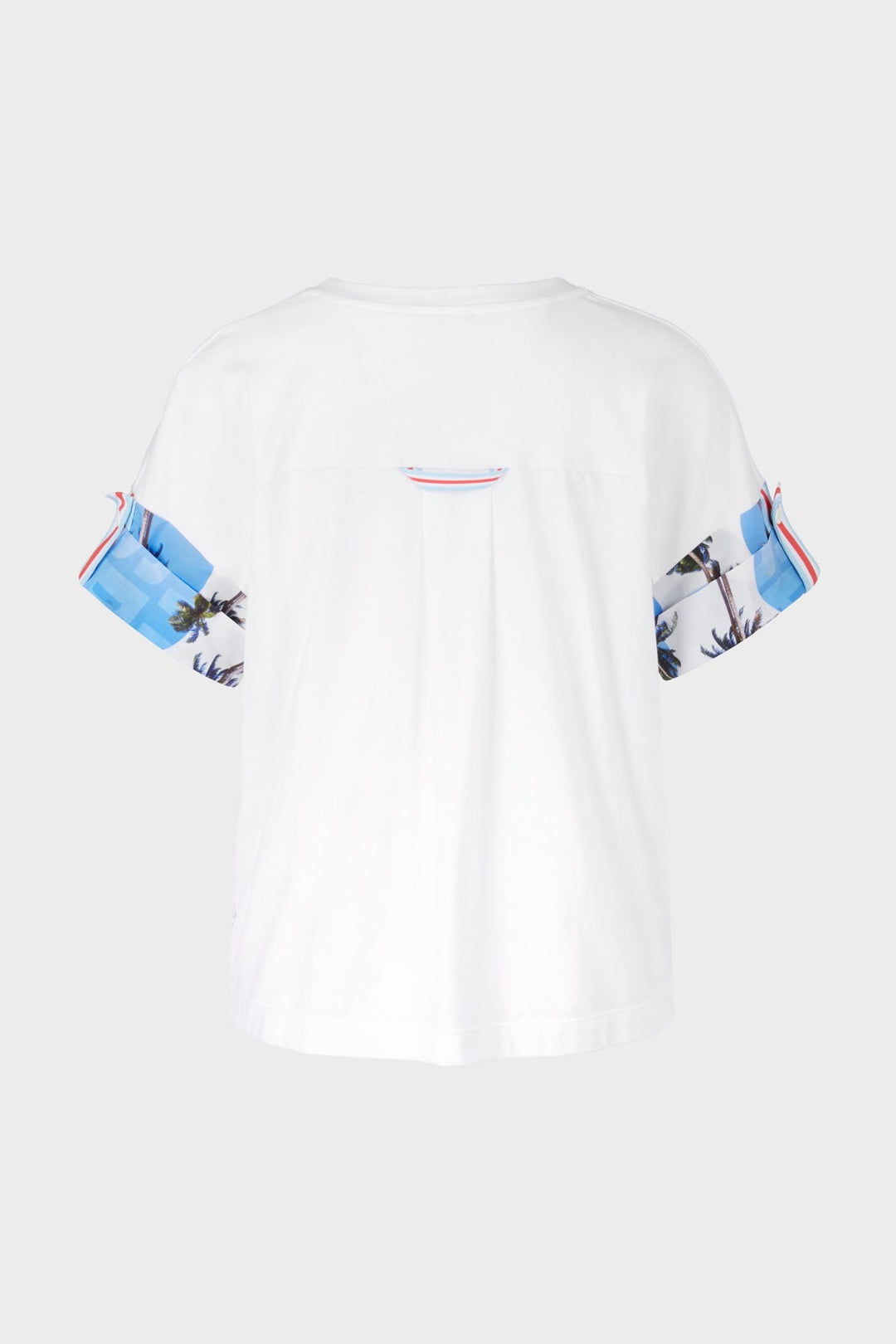 T-shirt with printed sleeves