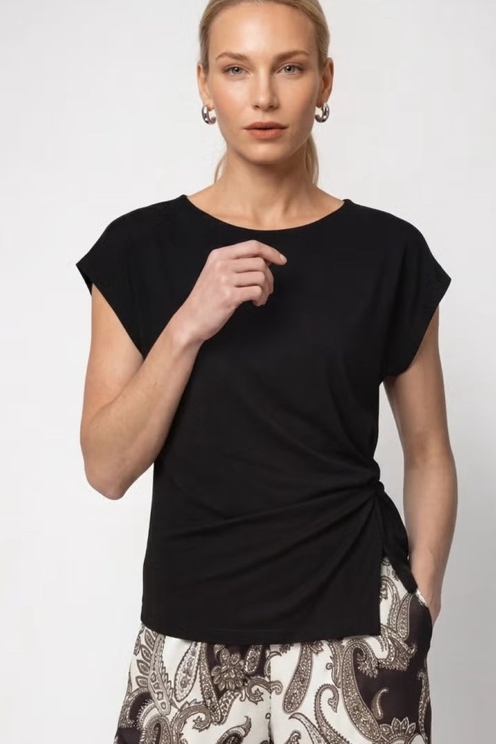 T-shirt à détail noué